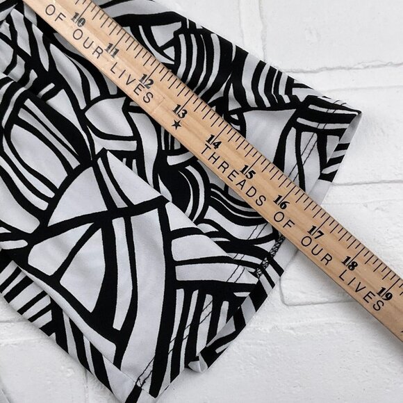 Chicos Top Women 1 Medium 8 Black White Smock Stretch Flare Scoop Tunic USA - Picture 8 of 11
